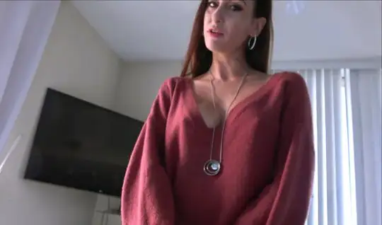 Парень с камерой снимает домашнее порно крупным планом и кончает от вагинала